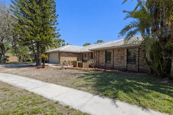 $650,000 | 14947 Lake Forest Drive, Lutz, FL 33559