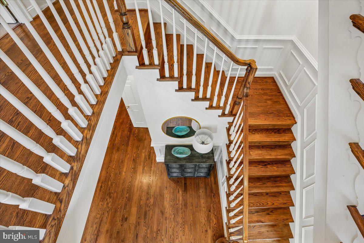 6302 Walhonding Road Bethesda, MD 20816 - Photo 38 of 101 Staircase