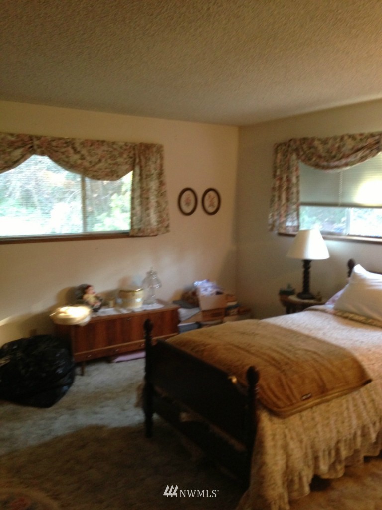 1423 Northeast Madison Road Poulsbo, WA 98370 - Photo 3 of 7 Gallery Image 3