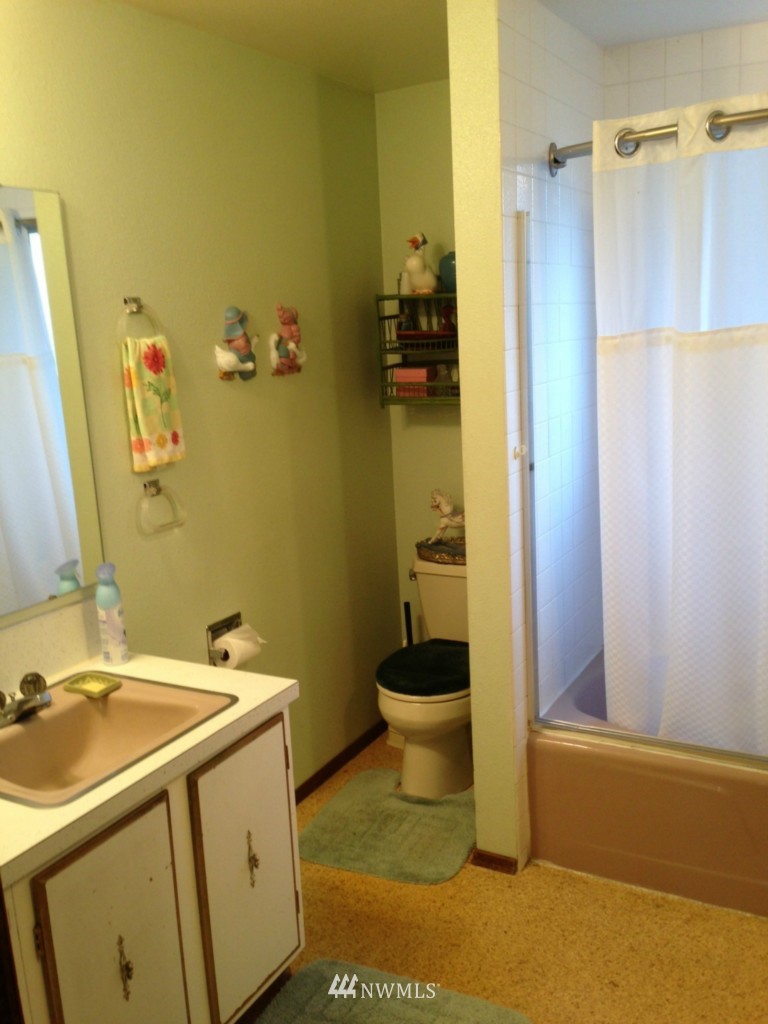 1423 Northeast Madison Road Poulsbo, WA 98370 - Photo 5 of 7 Gallery Image 5