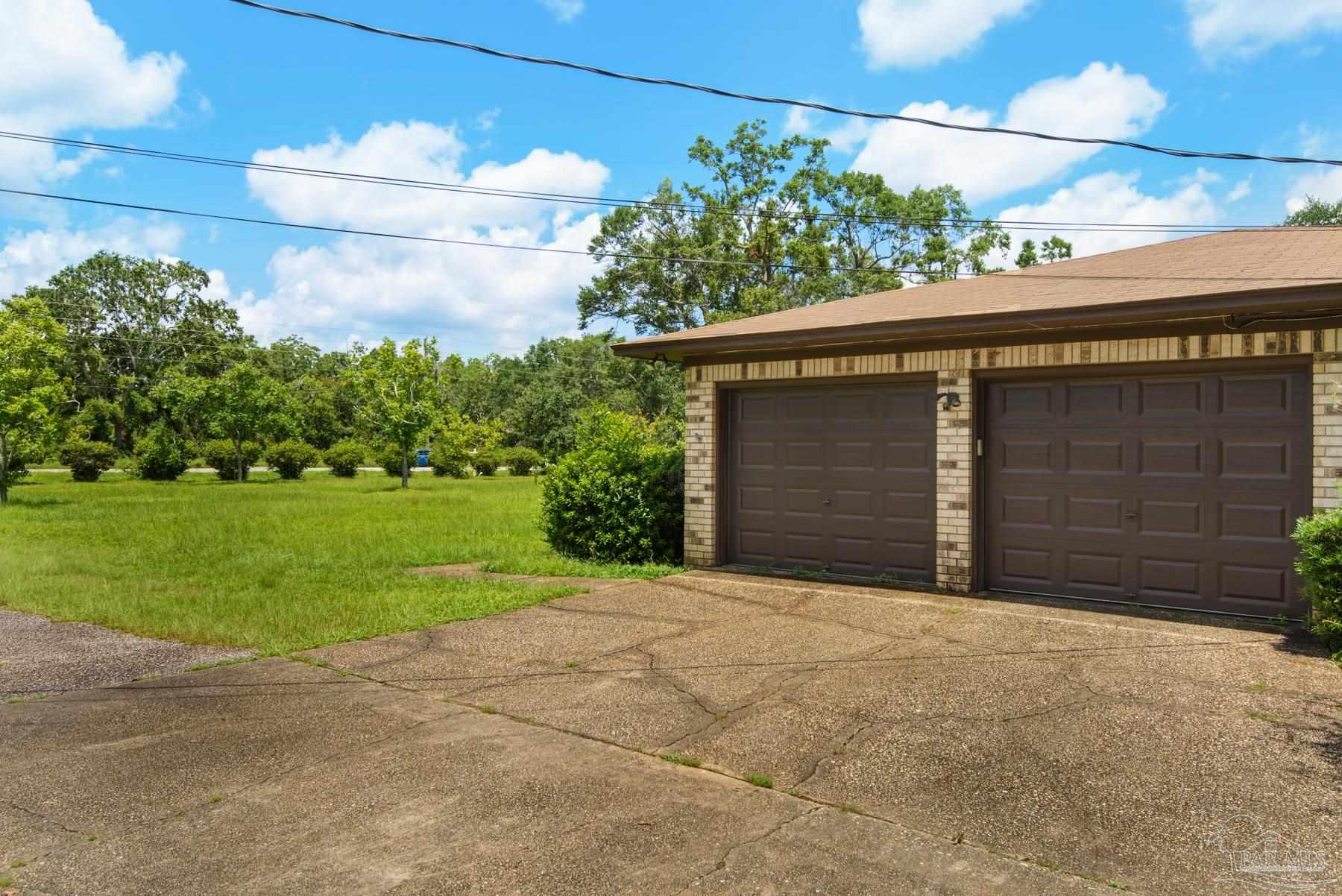 4546 Woodbine Road Pace, FL 32571 - Photo 4 of 48 Gallery Image 4