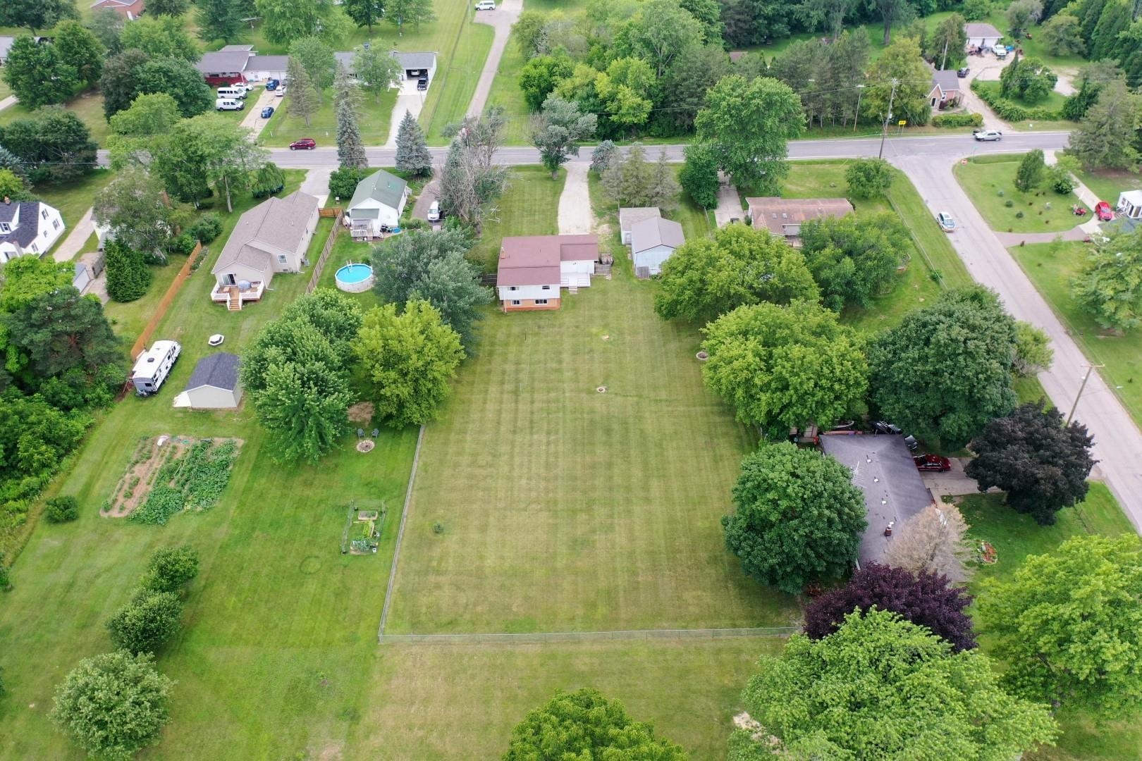 3221 South Vassar Road Davison, MI 48423 - Photo 9 of 40 50116239-8.JPG