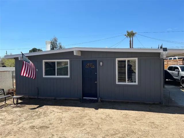 $320,000 | 16593 Forrest Avenue, Victorville, CA 92395