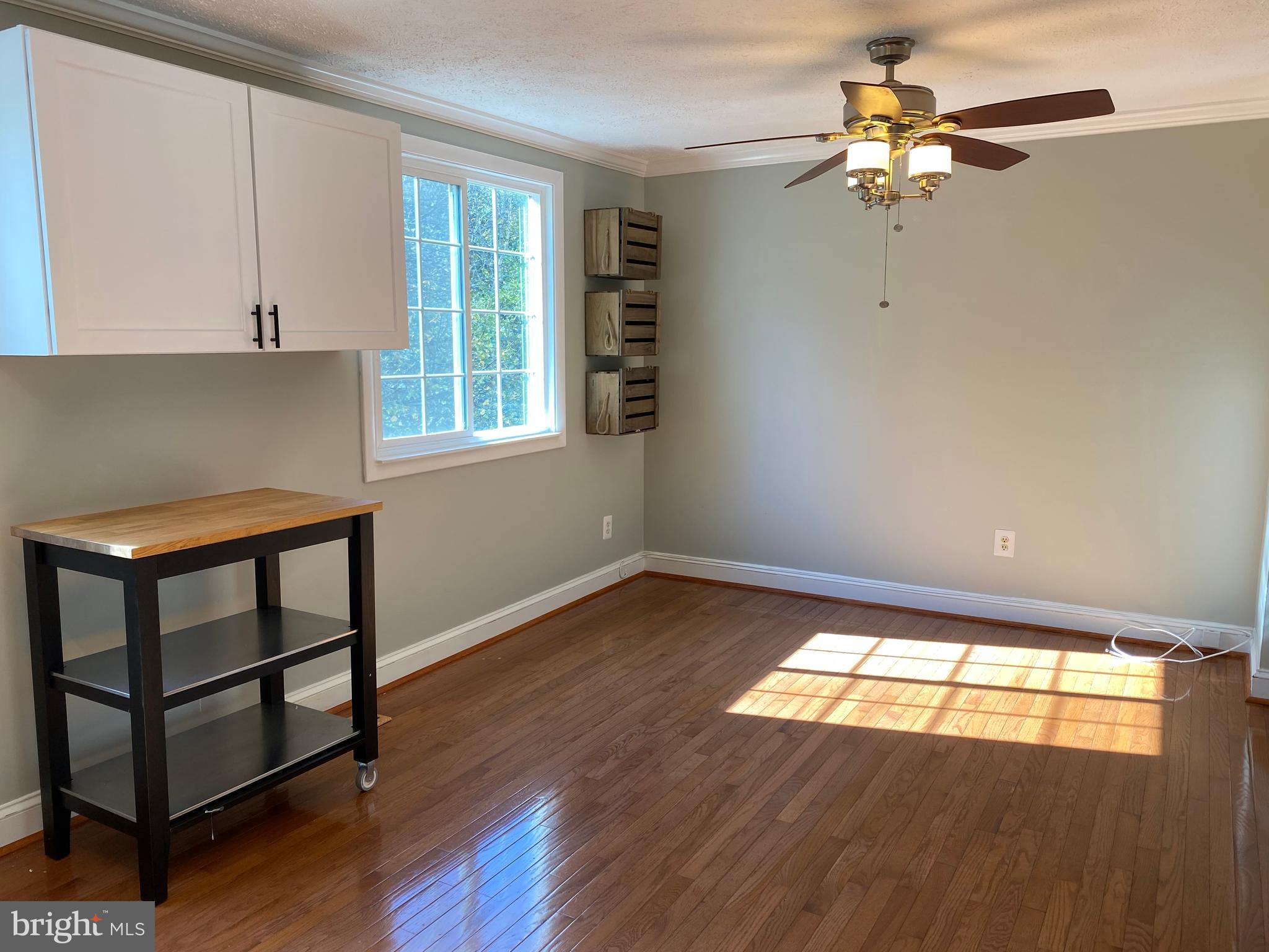 1666 Barnstead Drive Reston, VA 20194 - Photo 18 of 51 Kitchen & Dining Room