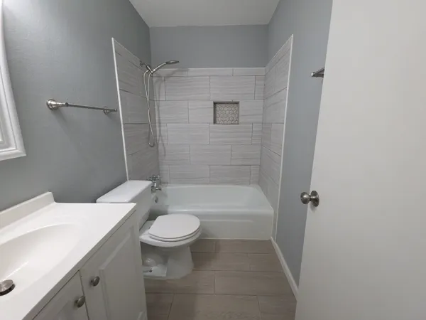 $1,100 | 5808 Wellington Drive, Unit 4, Austin, TX 78723