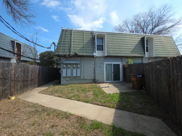 $1,100 | 5808 Wellington Drive, Unit 4, Austin, TX 78723