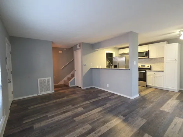 $1,100 | 5808 Wellington Drive, Unit 4, Austin, TX 78723