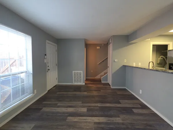 $1,100 | 5808 Wellington Drive, Unit 4, Austin, TX 78723