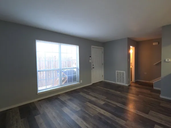 $1,100 | 5808 Wellington Drive, Unit 4, Austin, TX 78723