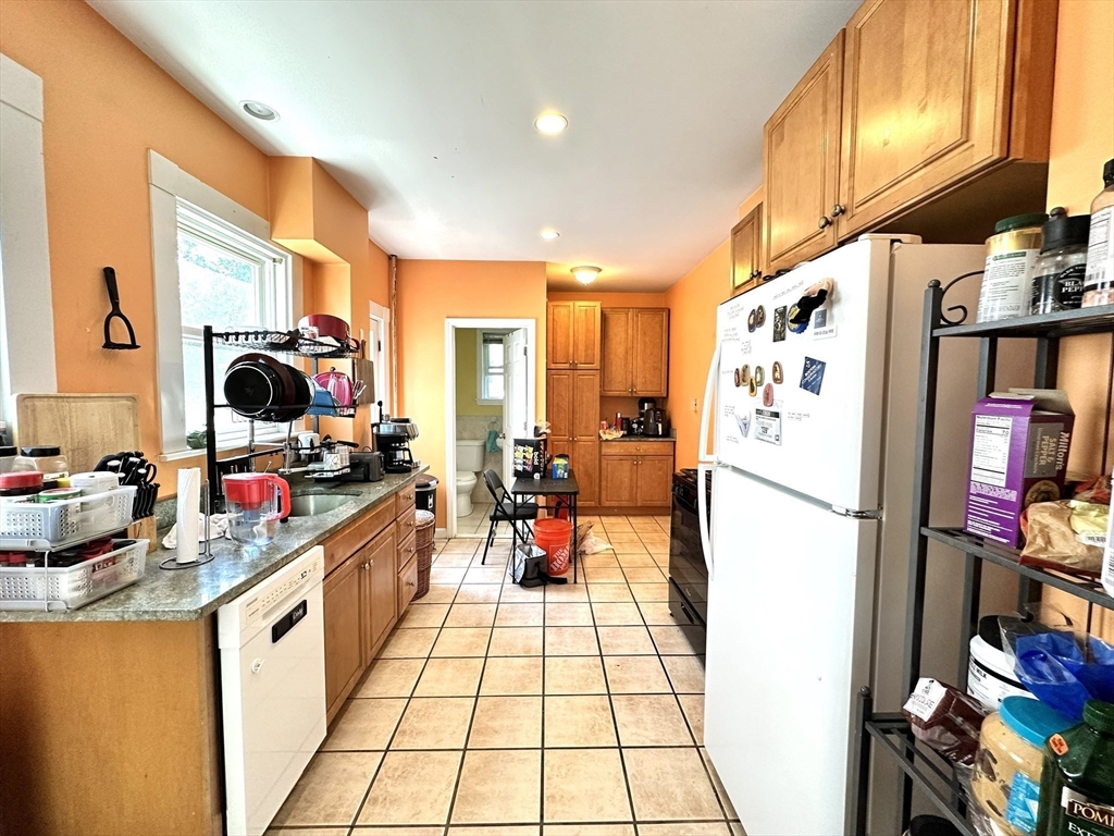 40 Pomeroy Street Boston, MA 02134 - Photo 4 of 18