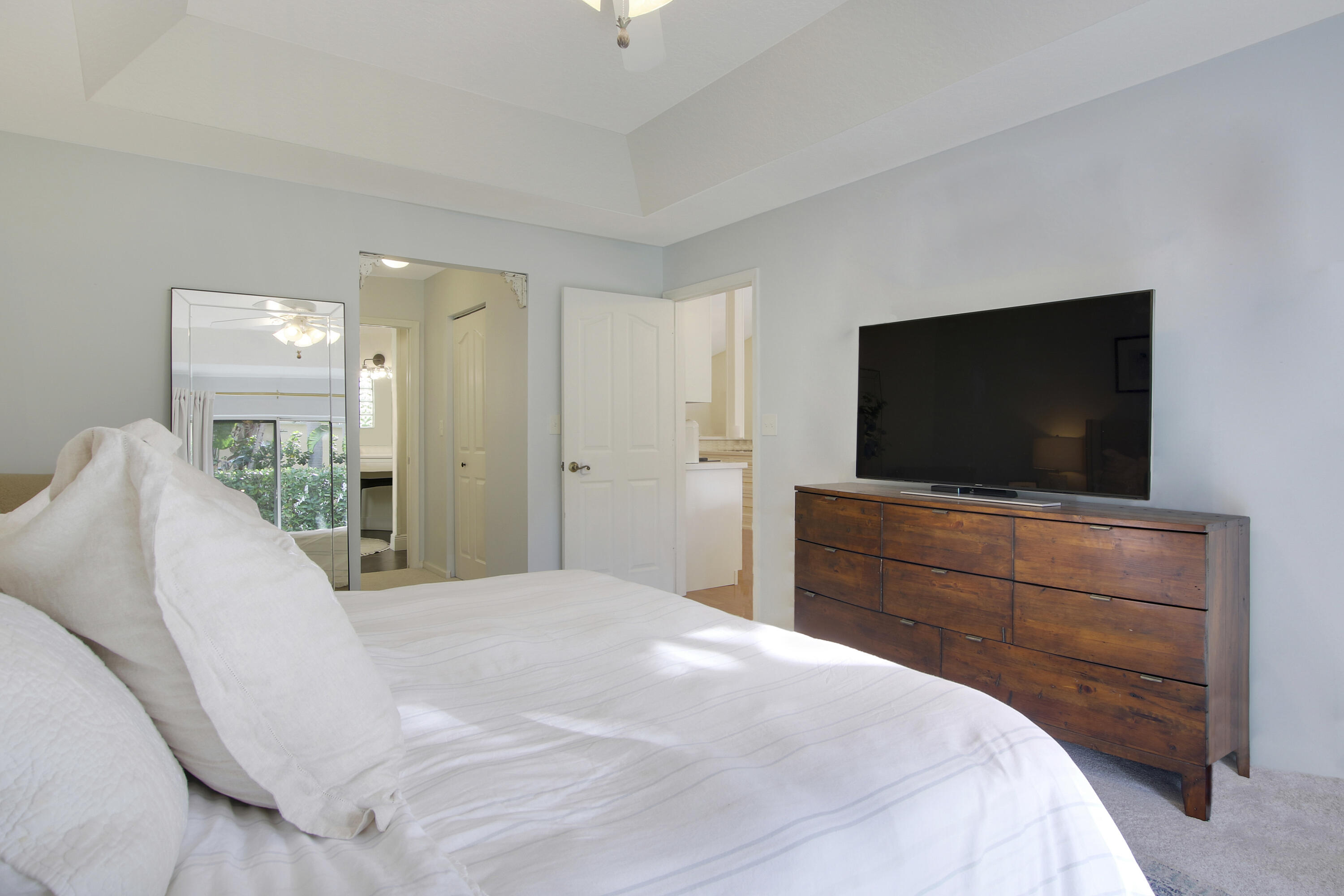 401 Mangrove Point Jupiter, FL 33458 - Photo 15 of 21 Primary Bedroom - Ensuite Full Bath