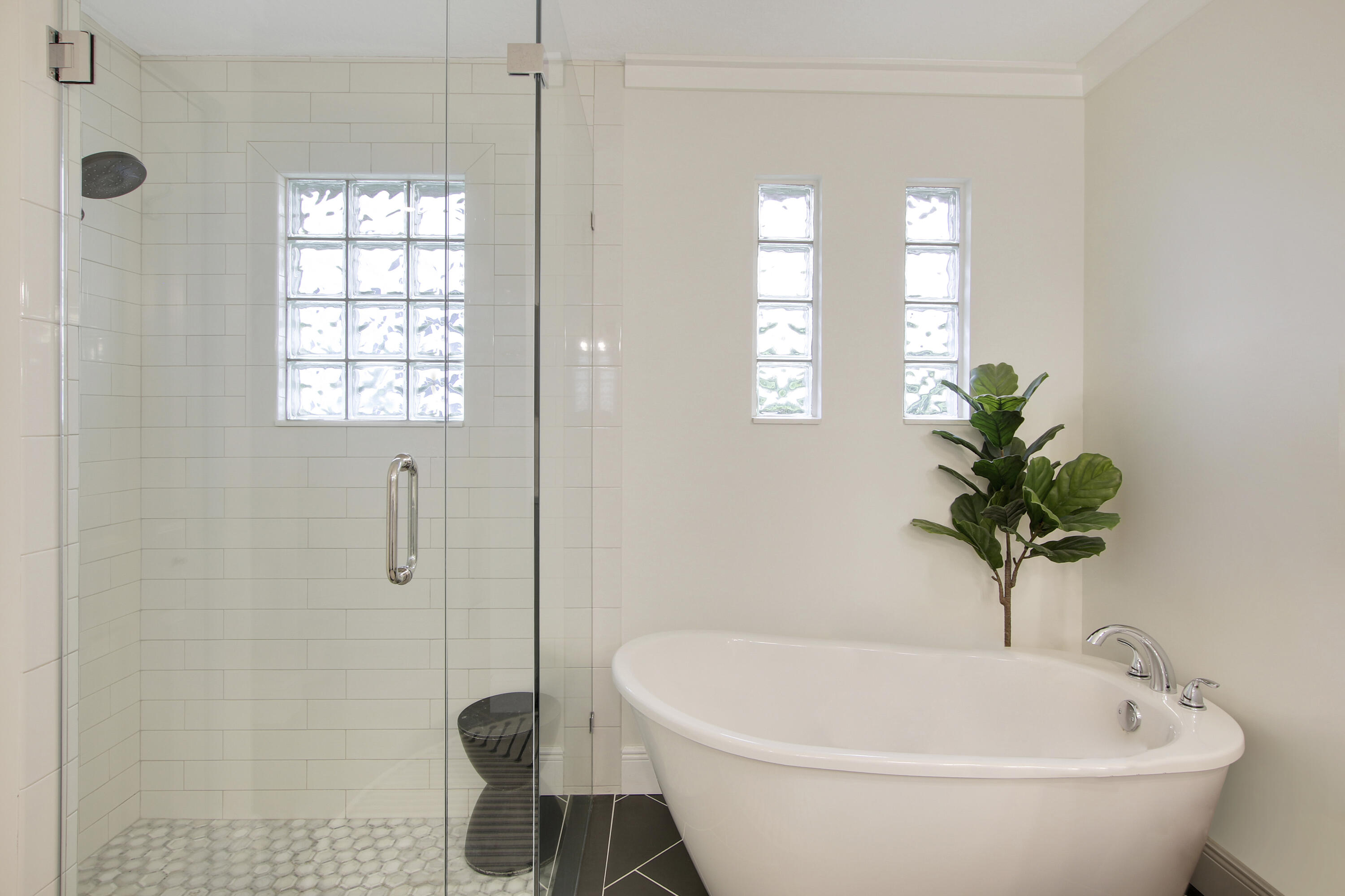 401 Mangrove Point Jupiter, FL 33458 - Photo 16 of 21 Ensuite Renovated Primary Bathroom