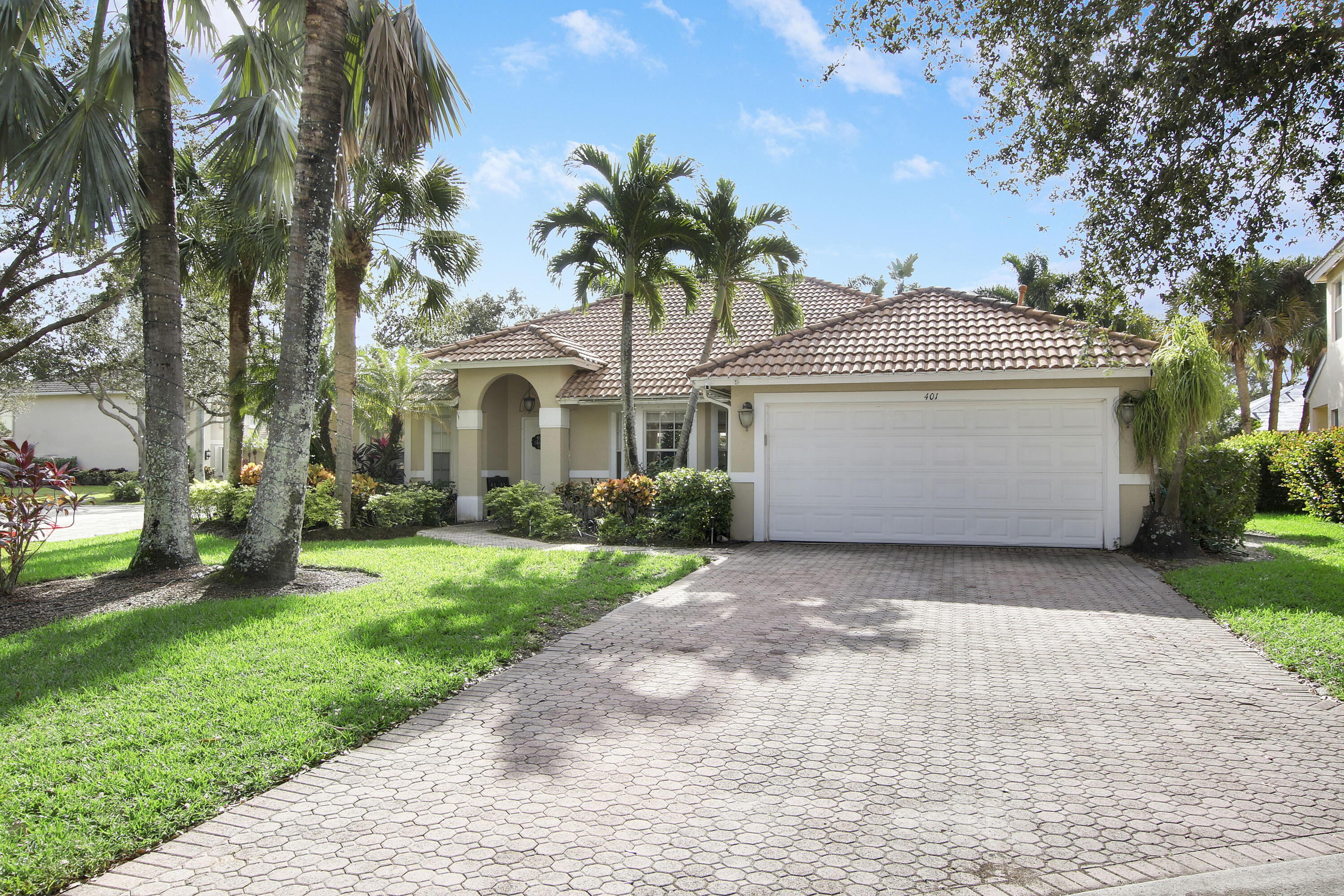401 Mangrove Point Jupiter, FL 33458 - Photo 2 of 21 2 Car Garage