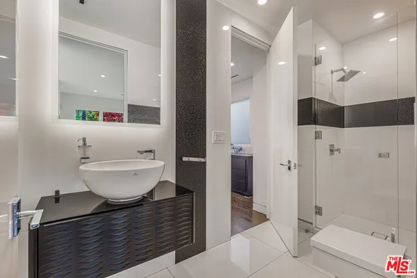 $40,000 | 511 North Rexford Drive, Beverly Hills, CA 90210