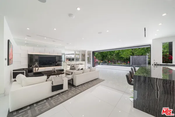 $40,000 | 511 North Rexford Drive, Beverly Hills, CA 90210