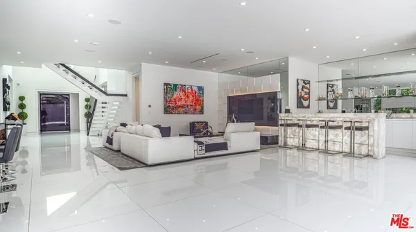 $40,000 | 511 North Rexford Drive, Beverly Hills, CA 90210