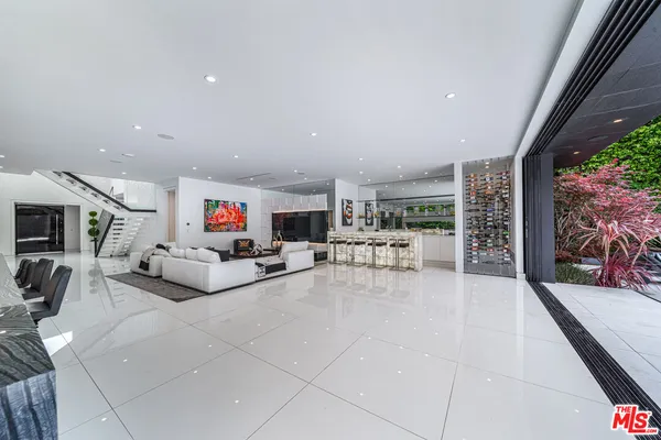 $40,000 | 511 North Rexford Drive, Beverly Hills, CA 90210