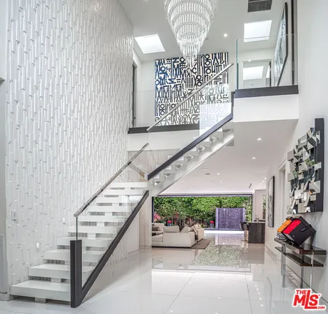 $40,000 | 511 North Rexford Drive, Beverly Hills, CA 90210