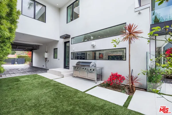 $40,000 | 511 North Rexford Drive, Beverly Hills, CA 90210