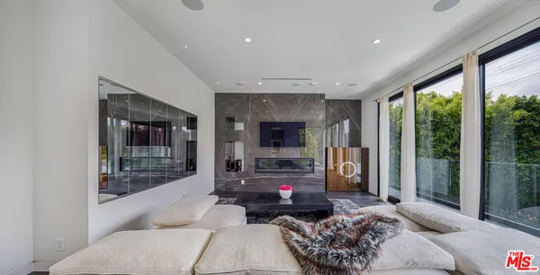 $40,000 | 511 North Rexford Drive, Beverly Hills, CA 90210