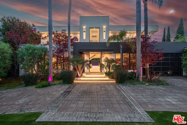 $40,000 | 511 North Rexford Drive, Beverly Hills, CA 90210