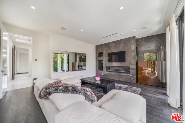 $40,000 | 511 North Rexford Drive, Beverly Hills, CA 90210