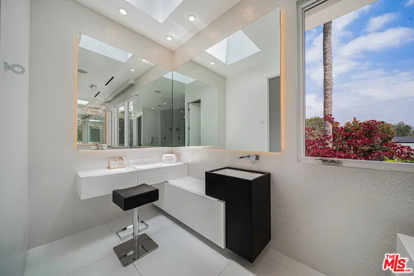 $40,000 | 511 North Rexford Drive, Beverly Hills, CA 90210