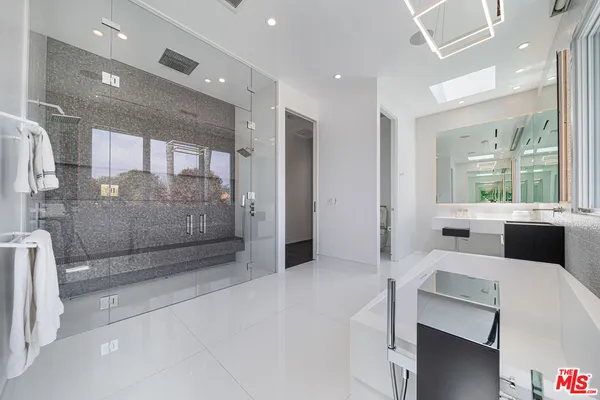 $40,000 | 511 North Rexford Drive, Beverly Hills, CA 90210