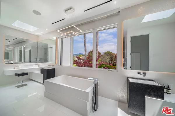 $40,000 | 511 North Rexford Drive, Beverly Hills, CA 90210