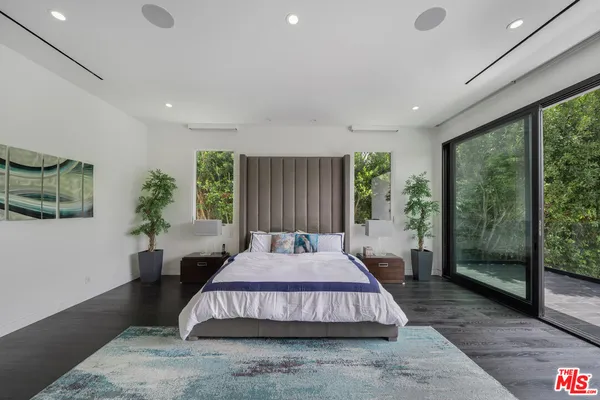 $40,000 | 511 North Rexford Drive, Beverly Hills, CA 90210