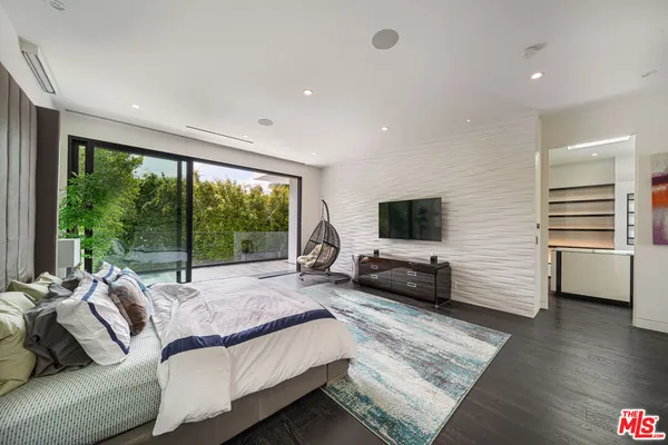 $40,000 | 511 North Rexford Drive, Beverly Hills, CA 90210