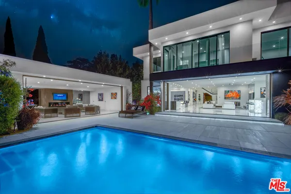 $40,000 | 511 North Rexford Drive, Beverly Hills, CA 90210