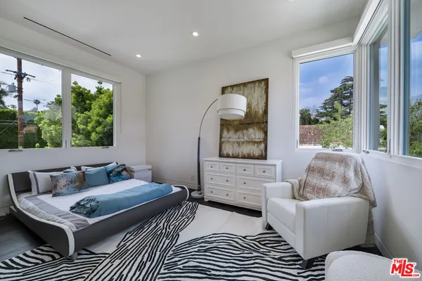 $40,000 | 511 North Rexford Drive, Beverly Hills, CA 90210