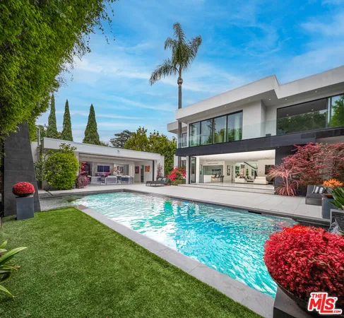 $40,000 | 511 North Rexford Drive, Beverly Hills, CA 90210