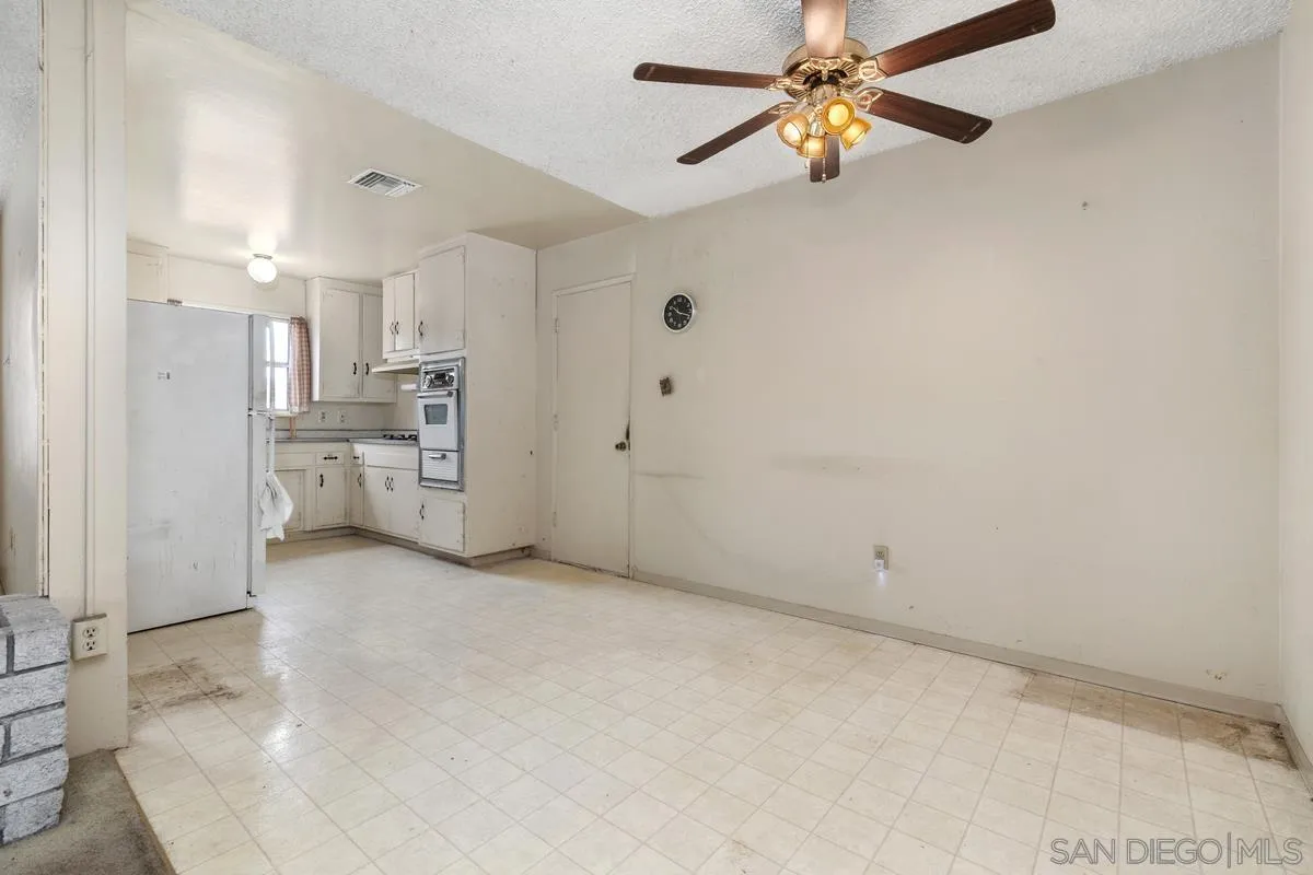 9218 Ellenbee Road Santee, CA 92071 - Photo 14 of 30