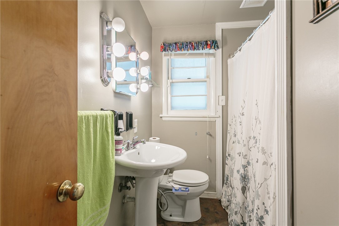 439 Winchester Street Rochester, NY 14615 - Photo 15 of 32