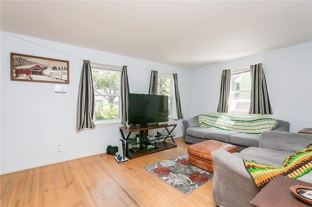 439 Winchester Street Rochester, NY 14615 - Photo 5 of 32