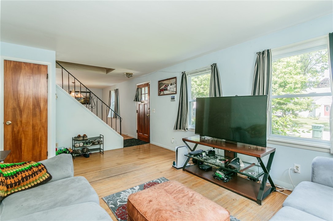 439 Winchester Street Rochester, NY 14615 - Photo 6 of 32