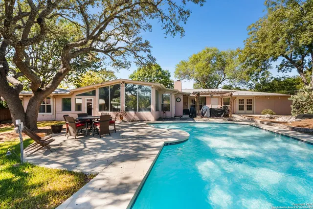 $650,000 | 106 Briarcliff Drive, Castle Hills, TX 78213