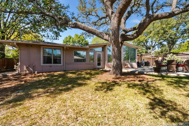 $650,000 | 106 Briarcliff Drive, Castle Hills, TX 78213