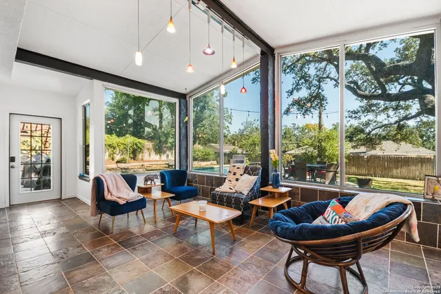 $650,000 | 106 Briarcliff Drive, Castle Hills, TX 78213