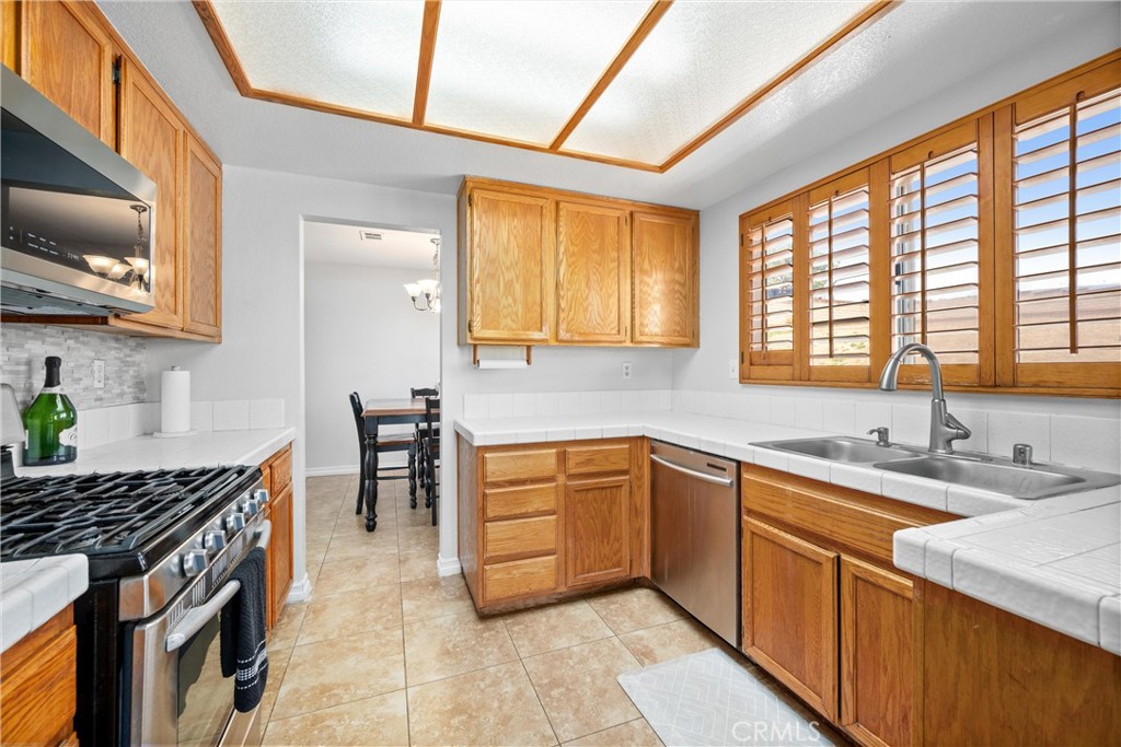 10703 Valley Drive Riverside, CA 92505 - Photo 14 of 36