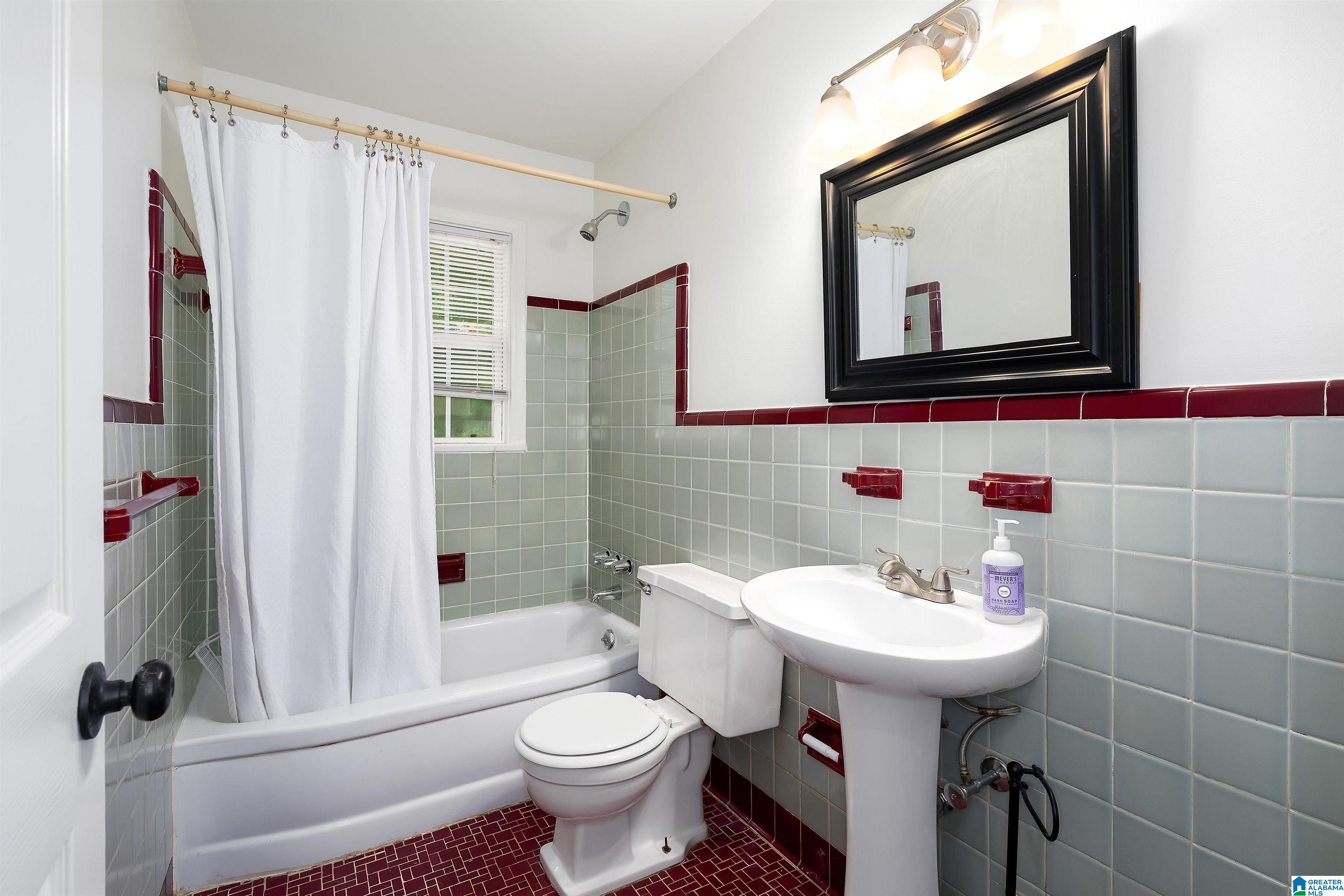 1844 Laurel Road Birmingham, AL 35216 - Photo 17 of 38