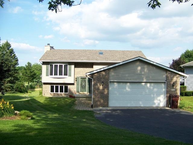 1063 Shoreline Road Crown Point, IN 46307 - Photo 2 of 10 640x480
