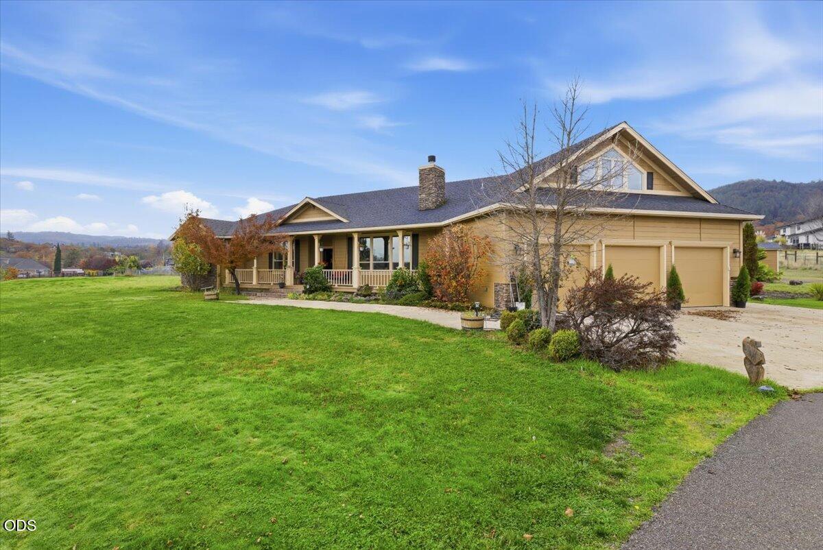 899 Old Stage Road Medford, OR 97502 - Photo 2 of 53