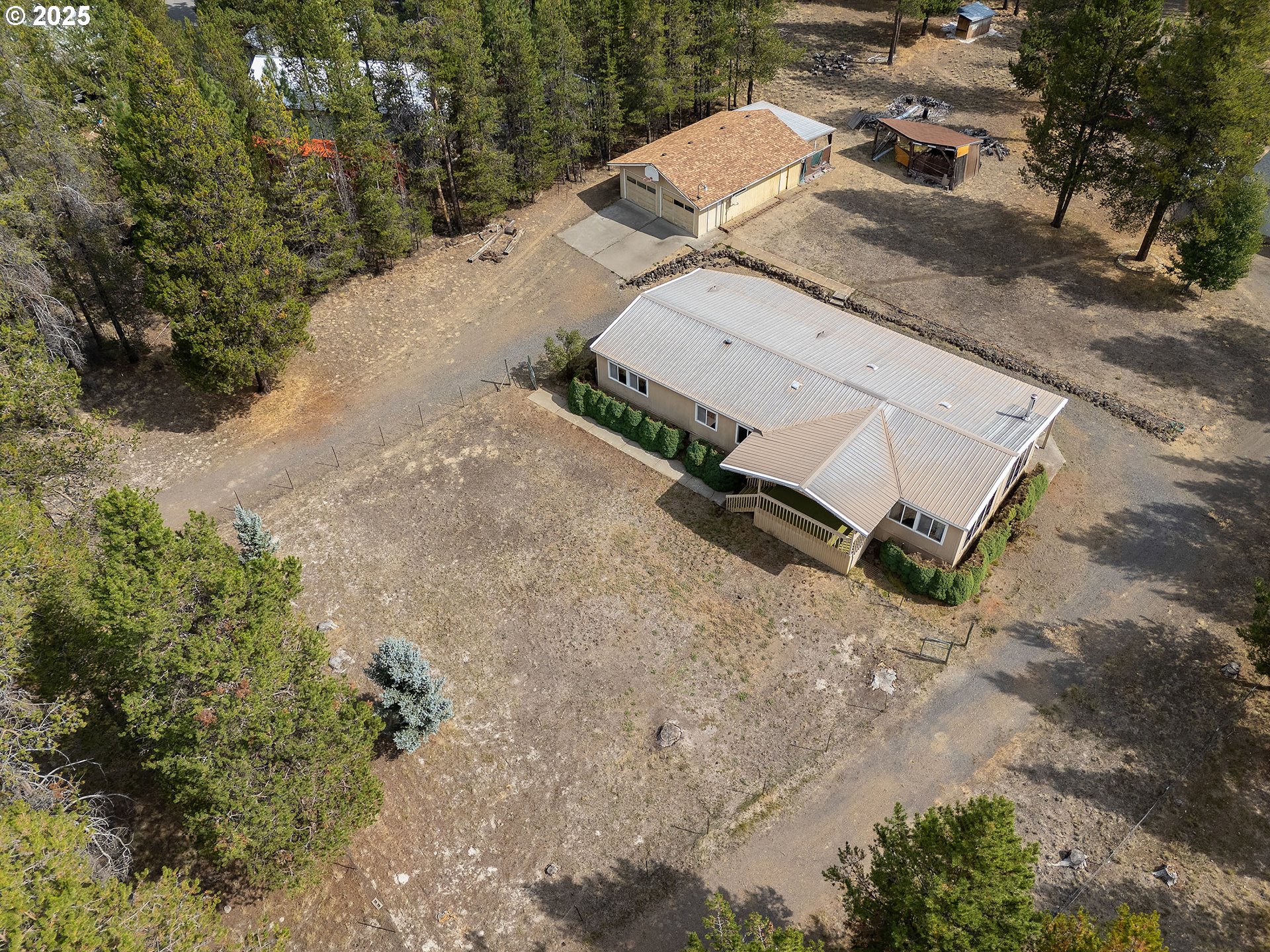 52128 Stearns Road La Pine, OR 97739 - Photo 3 of 33