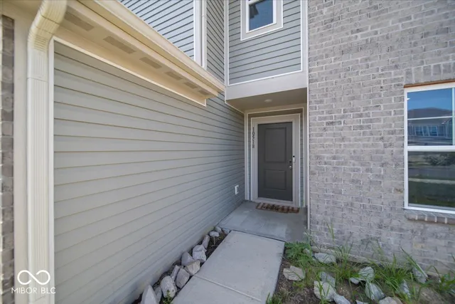 $350,000 | 10518 Quartz Lane, Indianapolis, IN 46235