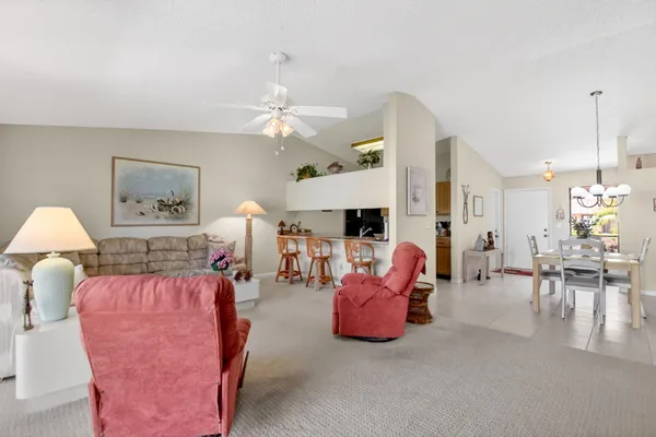 $320,000 | 6 Farnworth Drive, Boynton Beach, FL 33426