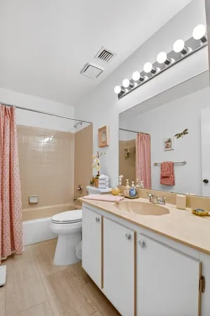 $320,000 | 6 Farnworth Drive, Boynton Beach, FL 33426
