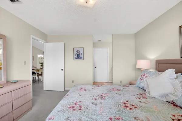 $320,000 | 6 Farnworth Drive, Boynton Beach, FL 33426